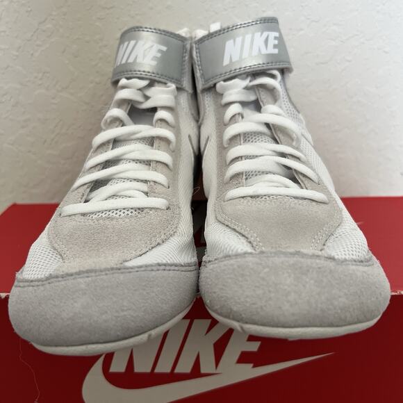 Nike SpeedSweep 7 White Metallic Silve Wrestling Shoes 366683-100 Men Size 8 New - Picture 3 of 9